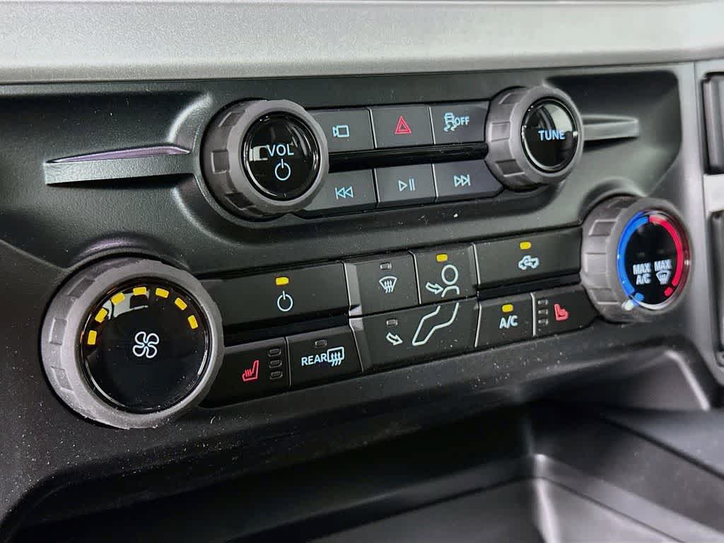 Ford Super Duty F-350 DRW Pickup XLT 2026