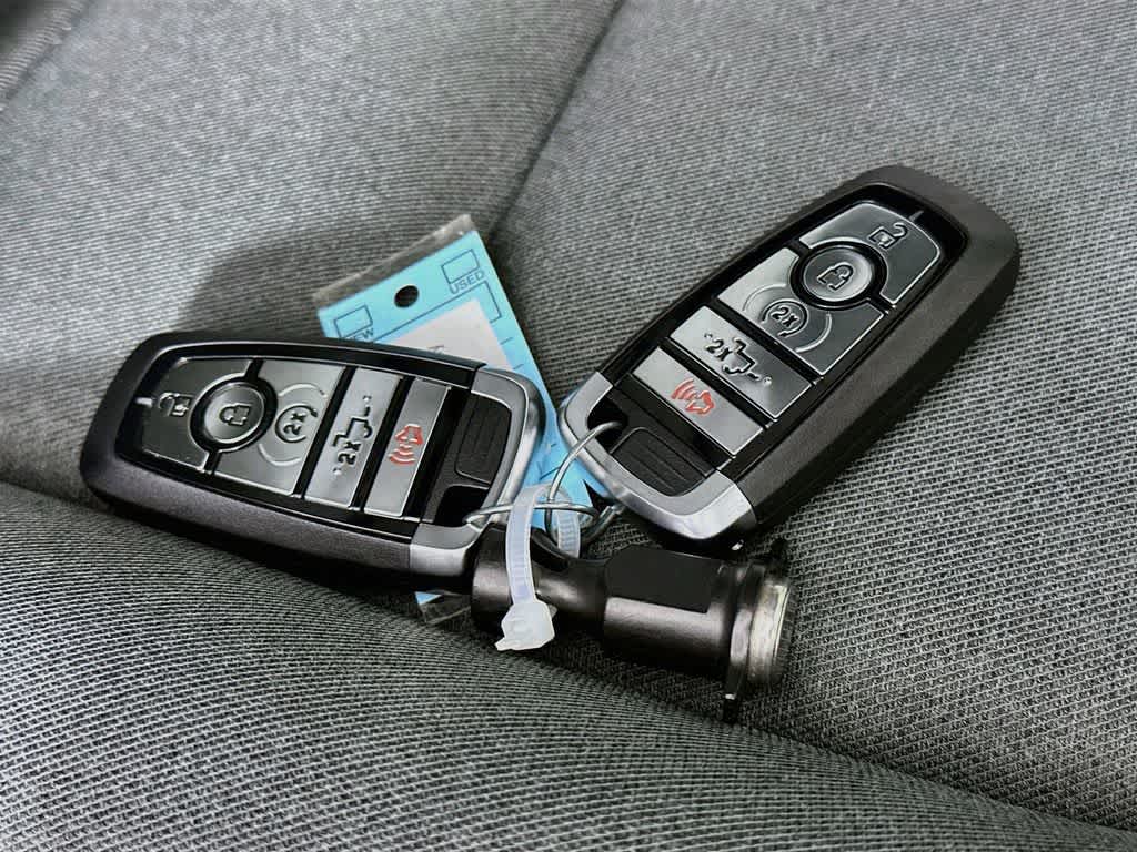 Ford Super Duty F-350 DRW Pickup XLT 2026