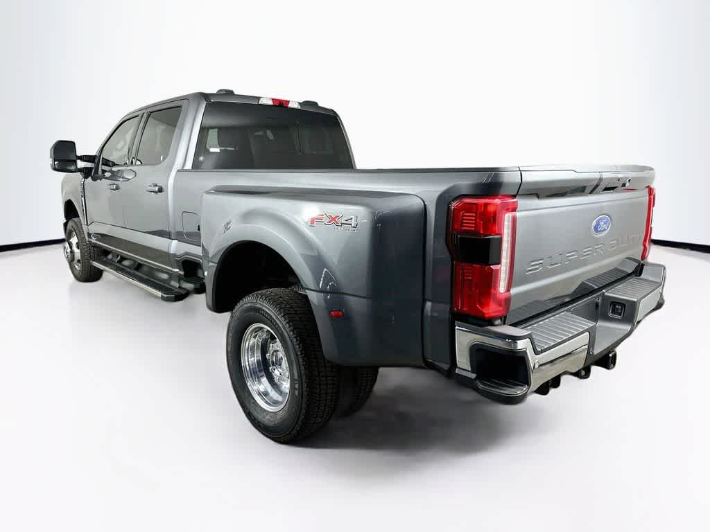 Ford Super Duty F-350 DRW Pickup XLT 2026