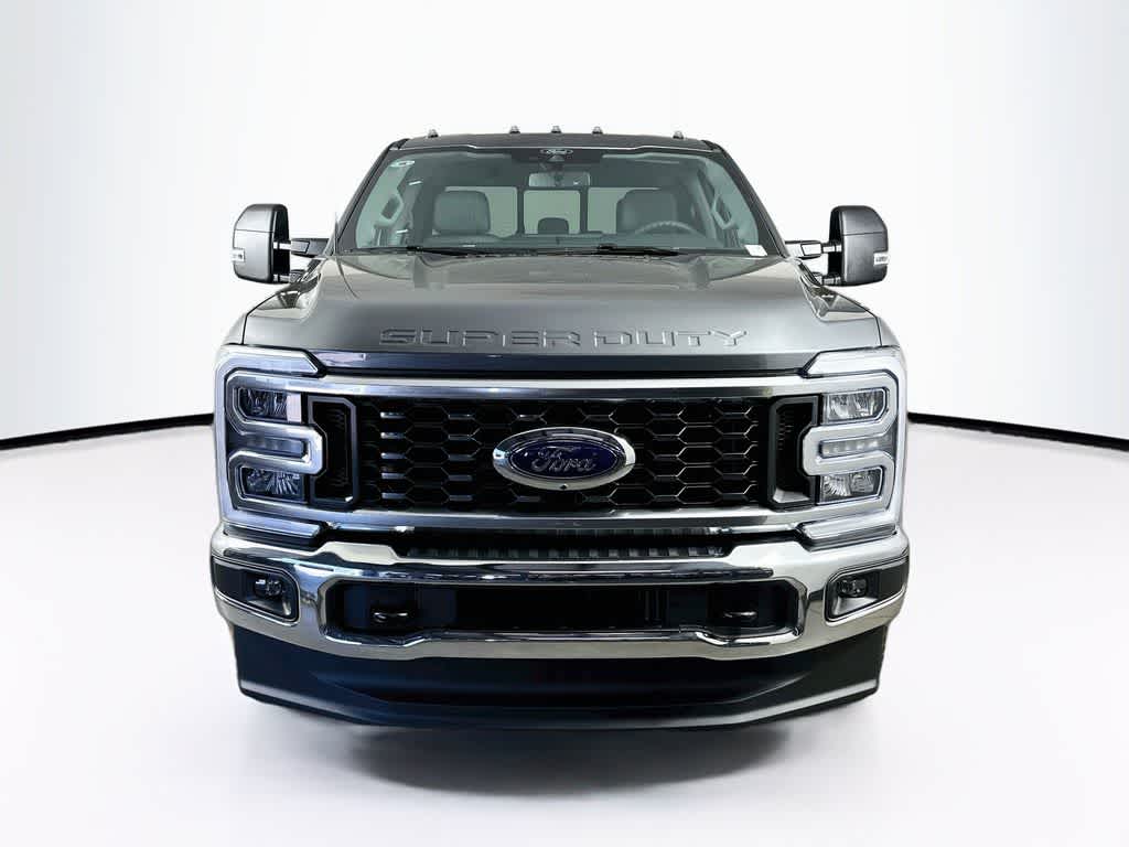 Ford Super Duty F-350 DRW Pickup XLT 2026