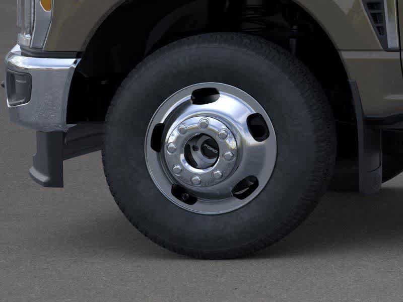 Ford Super Duty F-350 DRW Pickup XLT 2026