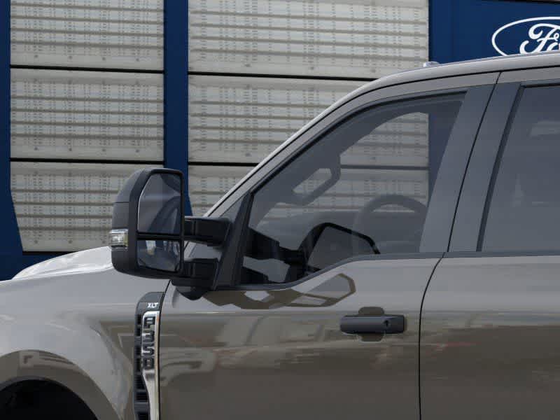 Ford Super Duty F-350 DRW Pickup XLT 2026