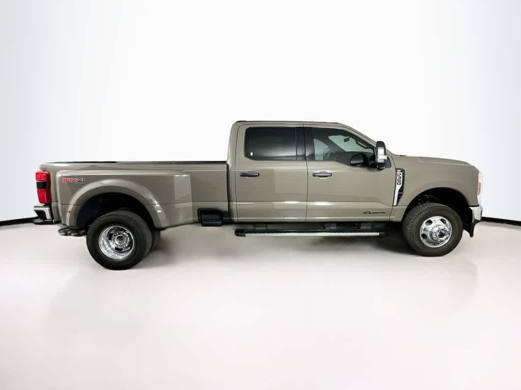 Ford Super Duty F-350 DRW Pickup XLT 2026