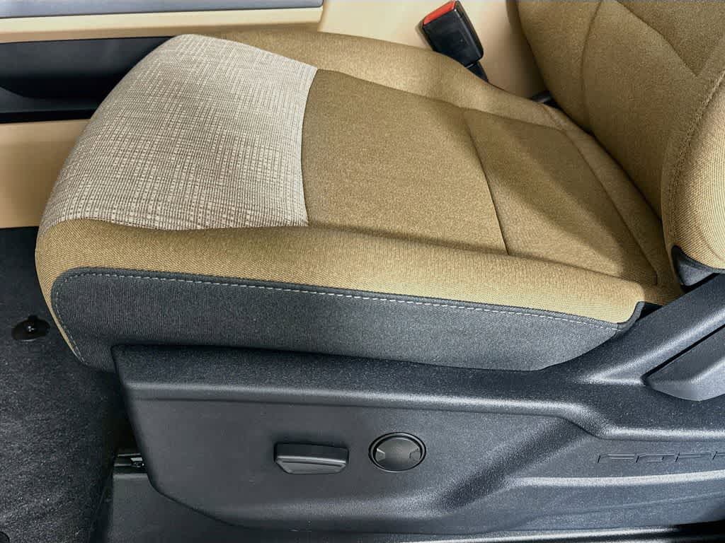 Ford Super Duty F-350 DRW Pickup XLT 2026