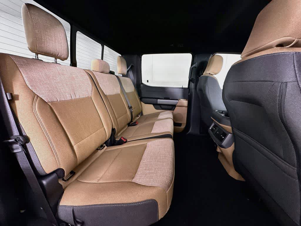 Ford Super Duty F-350 DRW Pickup XLT 2026