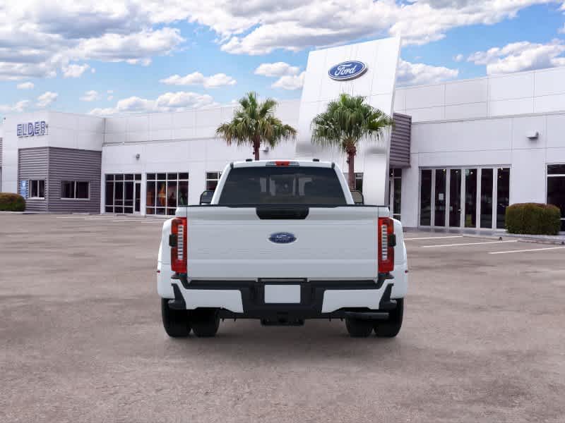 Ford Super Duty F-350 DRW Pickup XL de 2026
