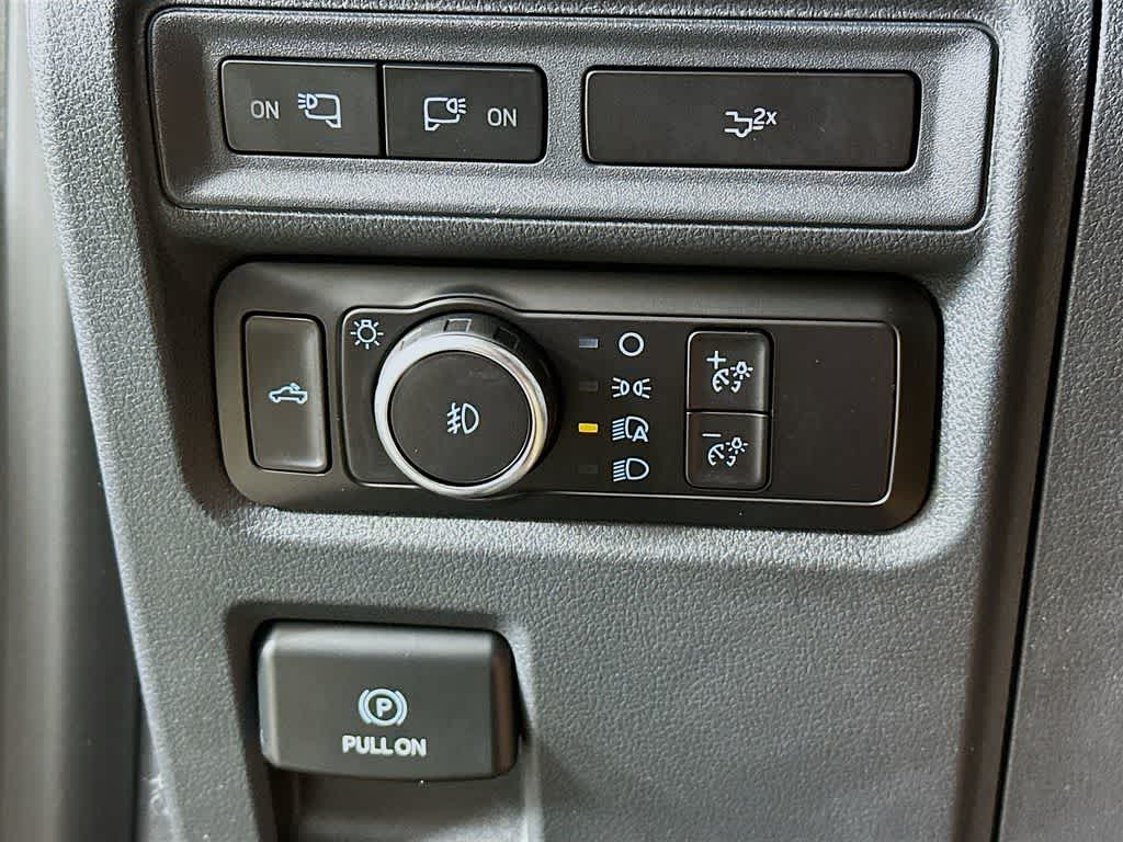 2023 Ford F-150 Base