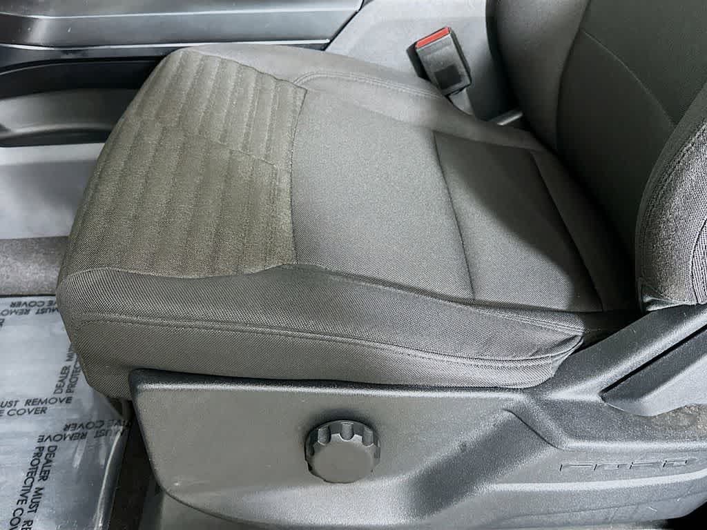 2022 Ford F-150 Base