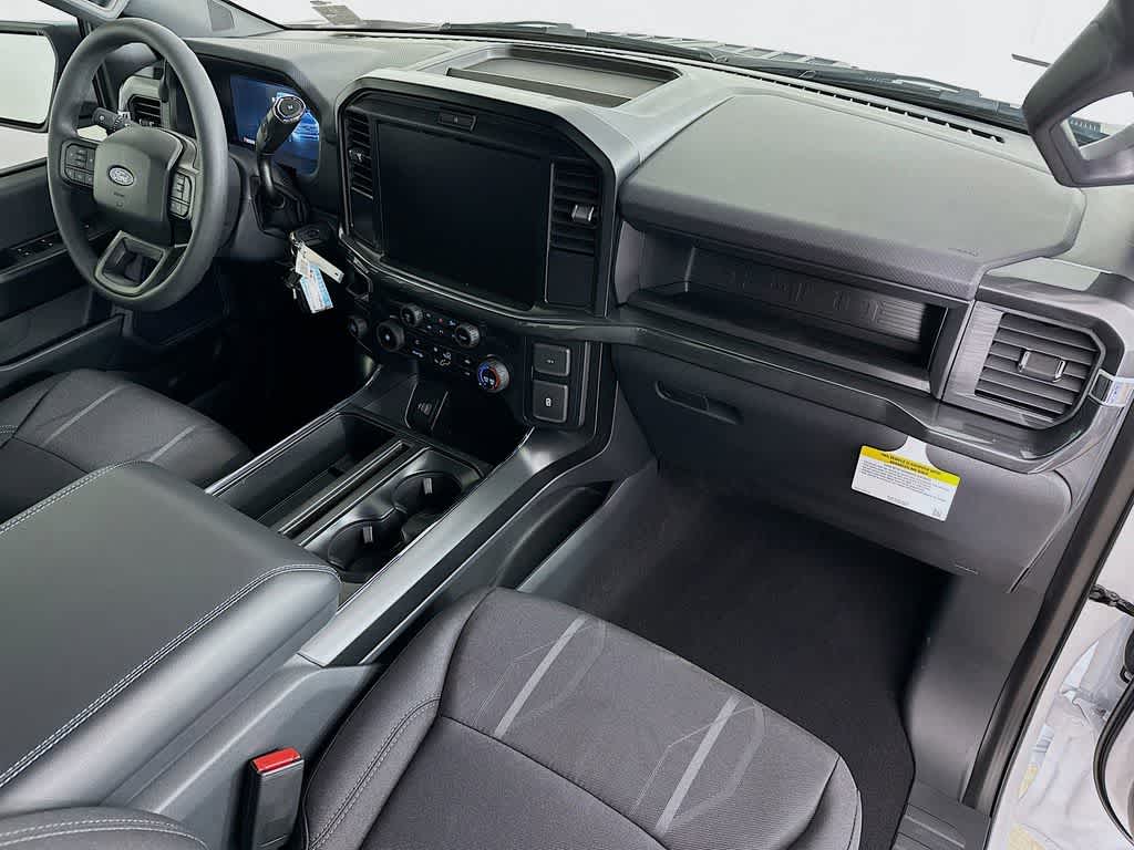 Ford F-150 STX 2026