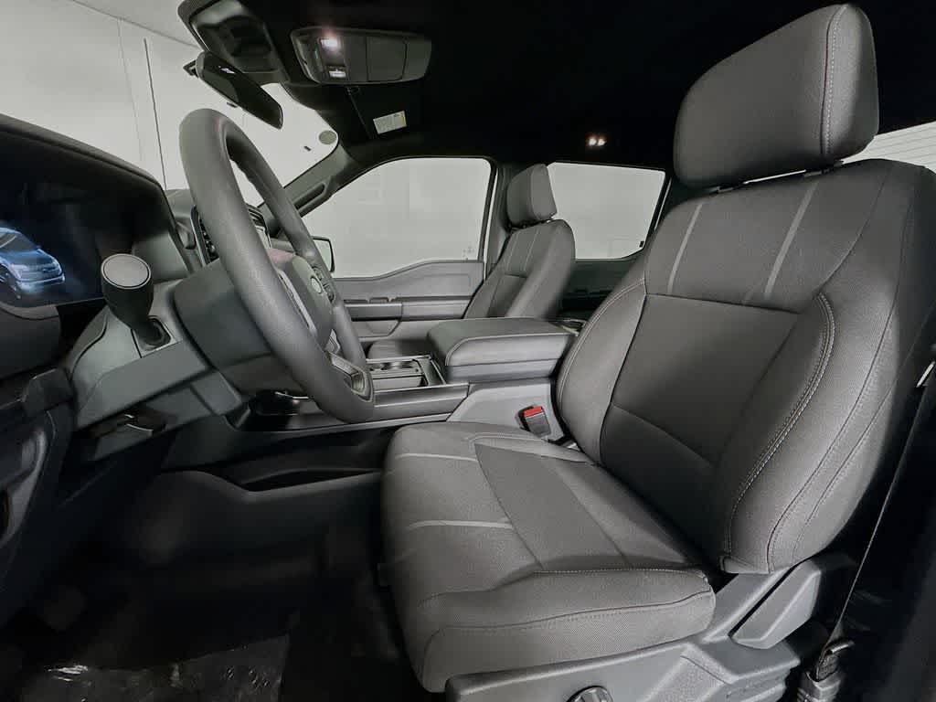 Ford F-150 STX 2026