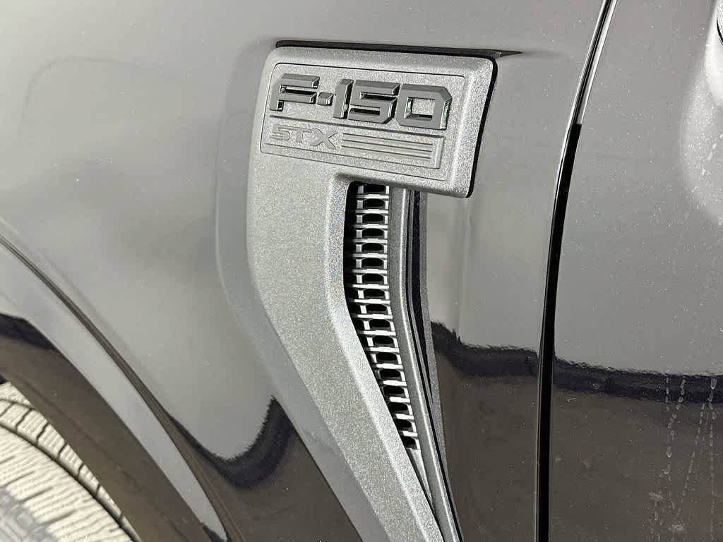 Ford F-150 STX 2026