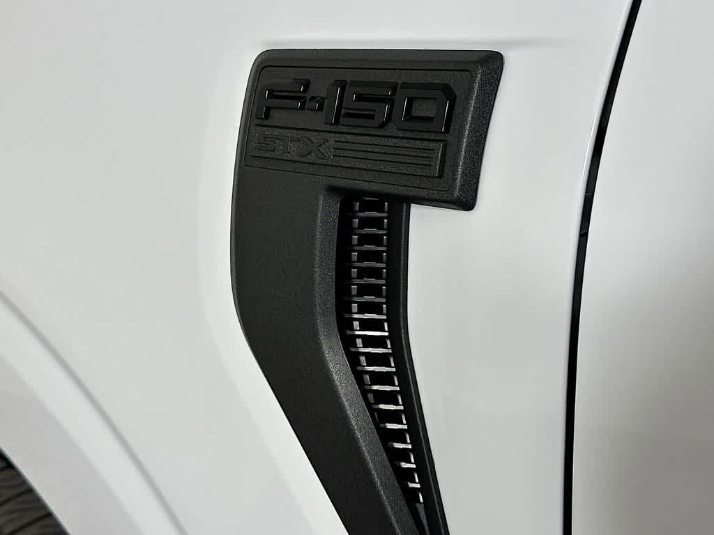 Ford F-150 STX 2026