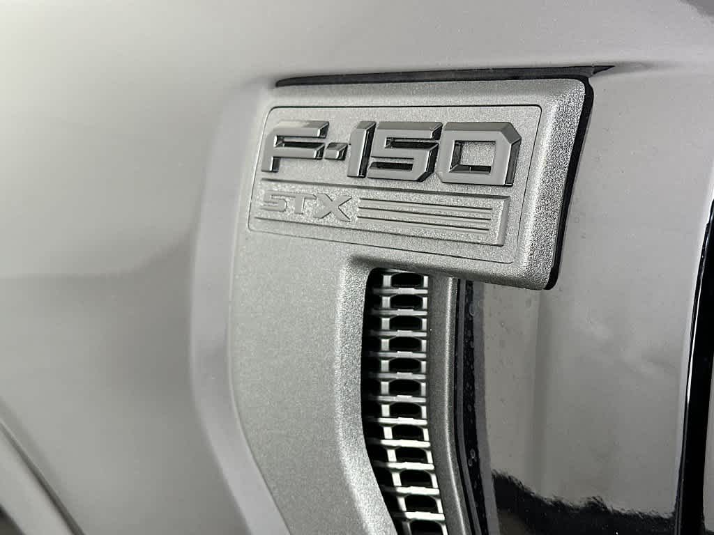 Ford F-150 STX 2026