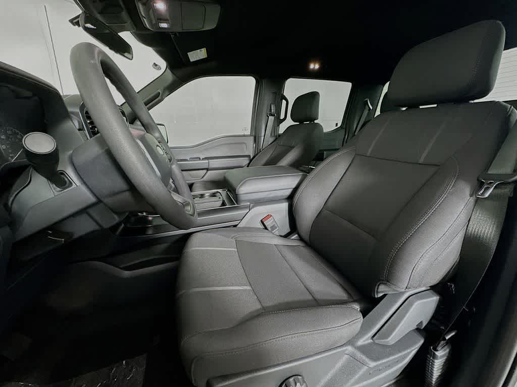 Ford F-150 STX 2026
