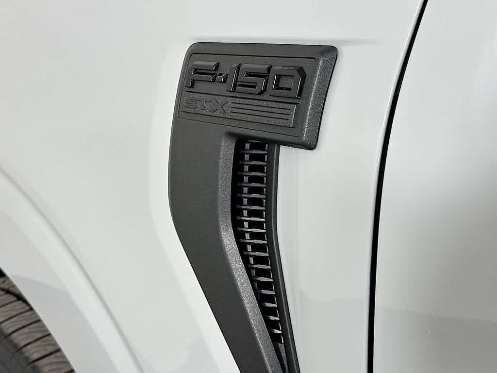 Ford F-150 STX 2026