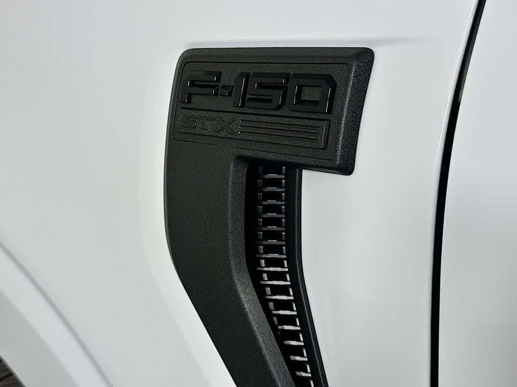 Ford F-150 STX 2026