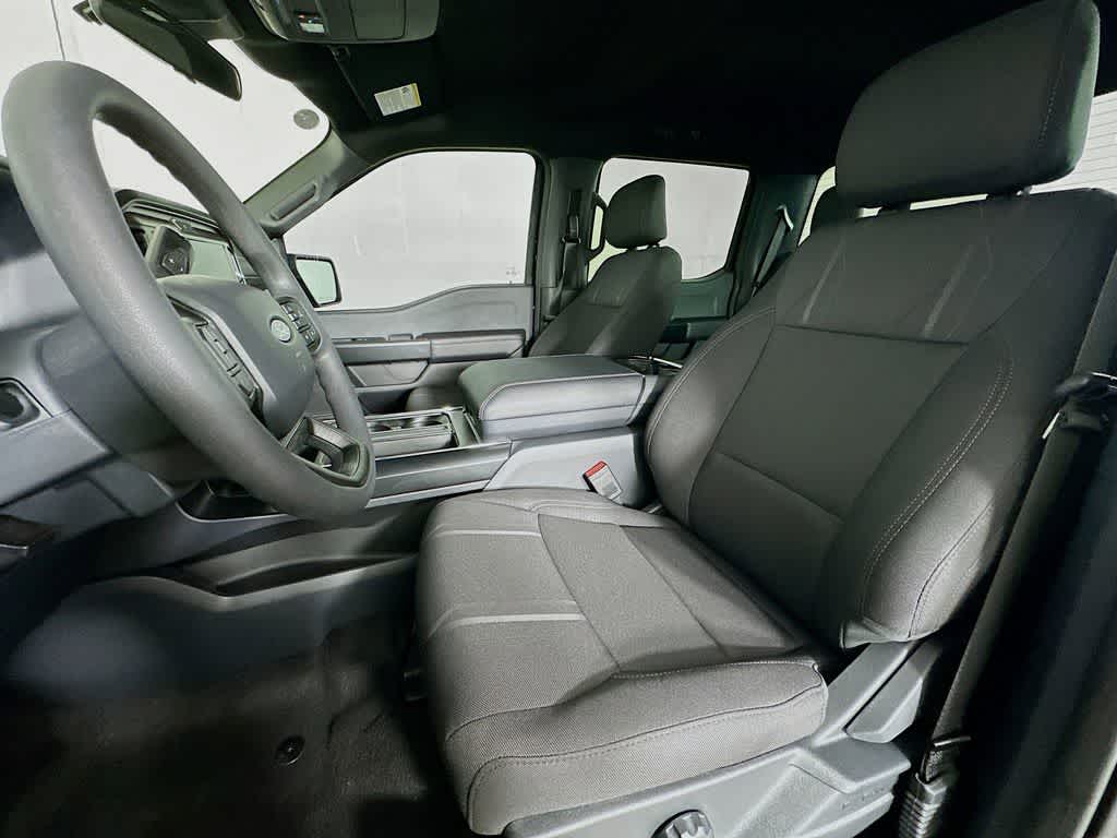Ford F-150 STX 2026