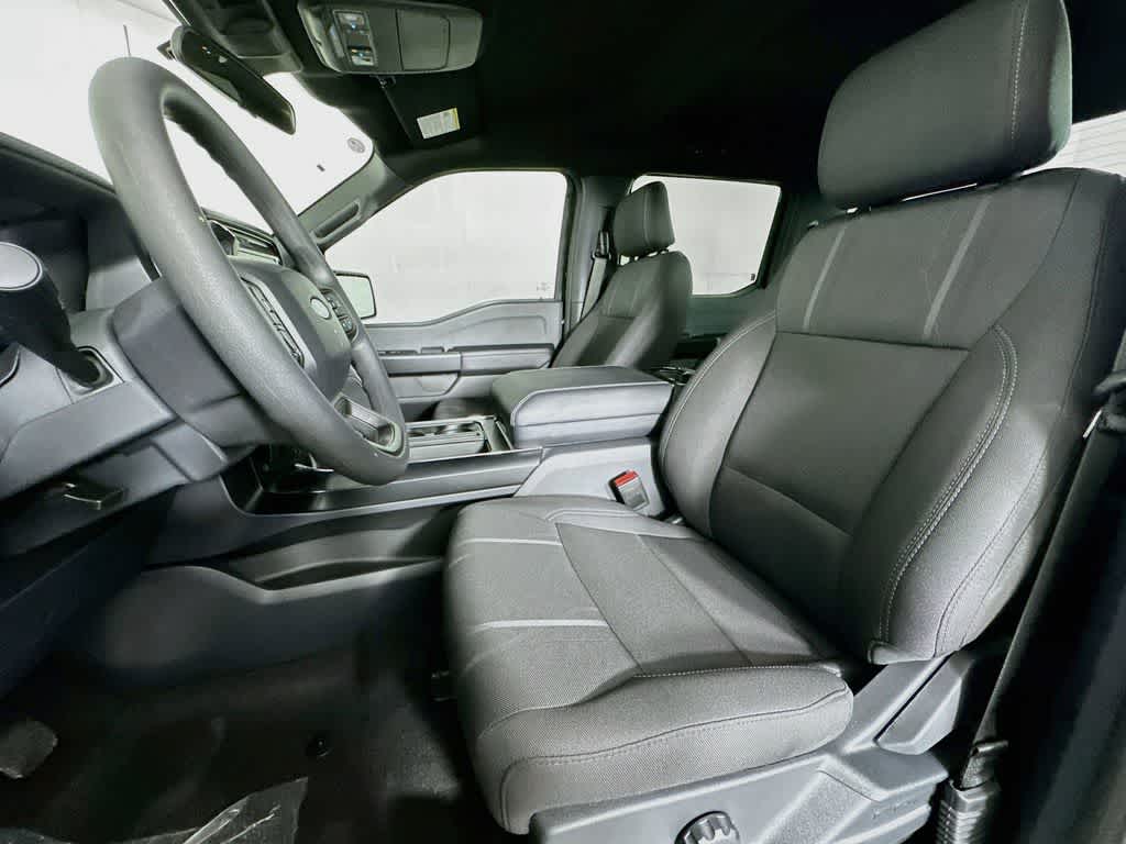 Ford F-150 STX 2026