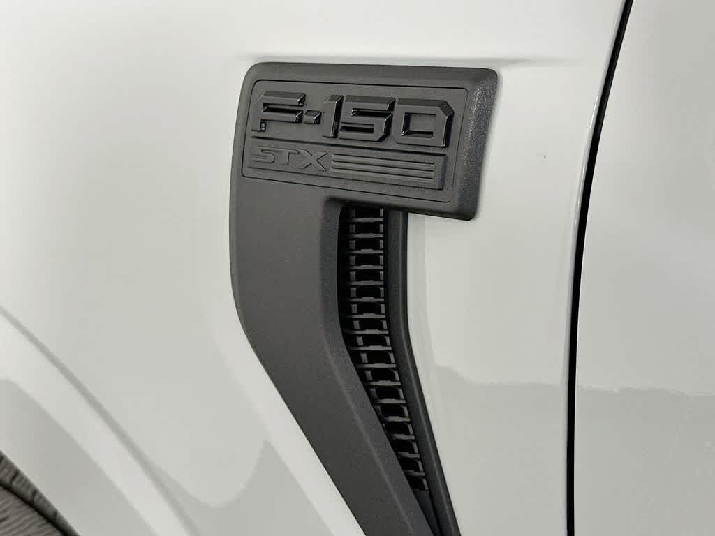 Ford F-150 STX 2026