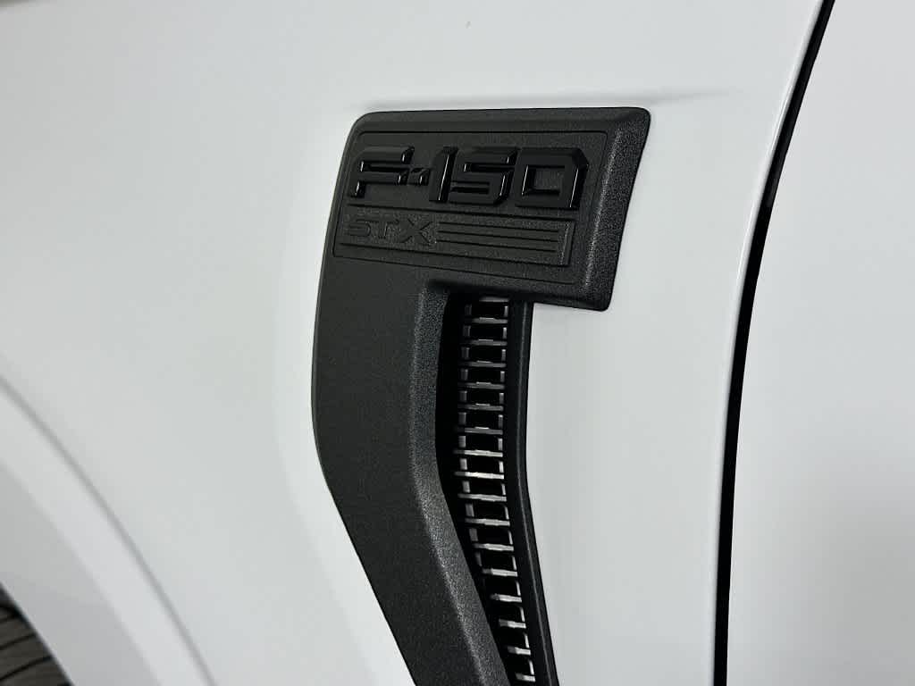 Ford F-150 STX 2026