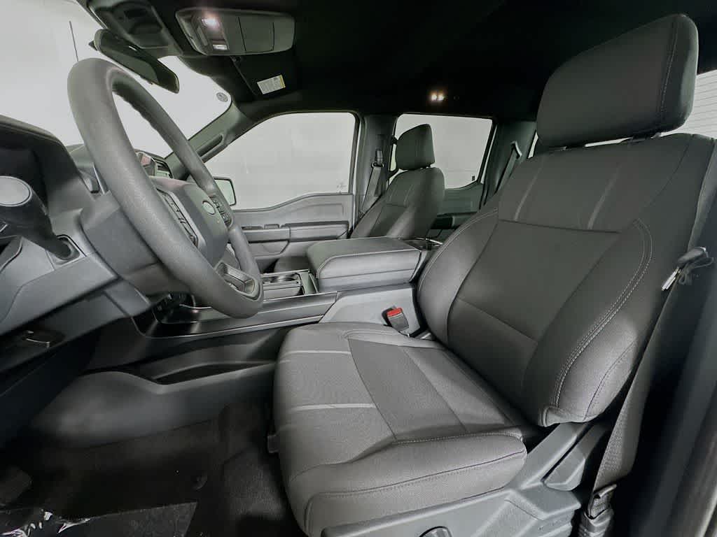 Ford F-150 STX 2026