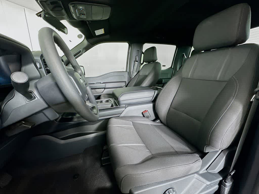 Ford F-150 STX 2026