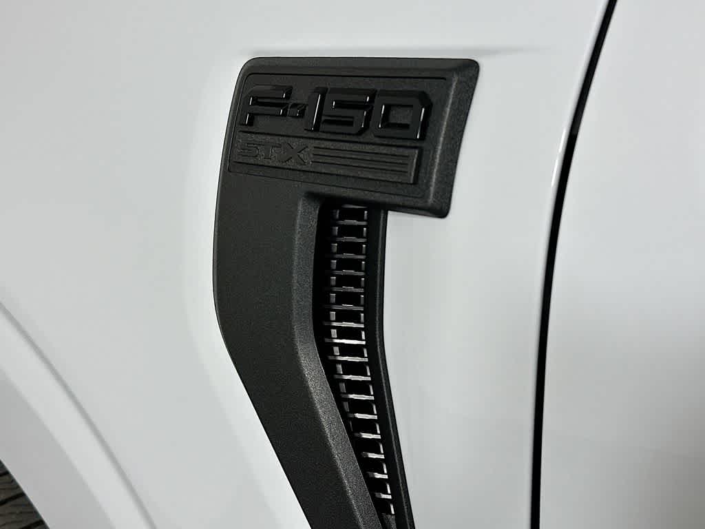 Ford F-150 STX 2026