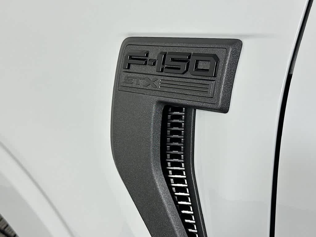 Ford F-150 STX 2026