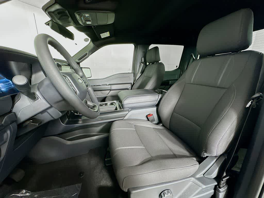 Ford F-150 STX 2026