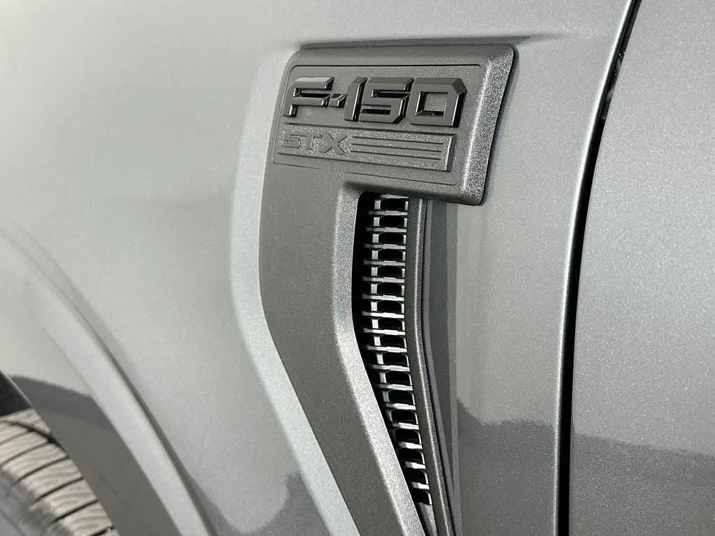 Ford F-150 STX 2026