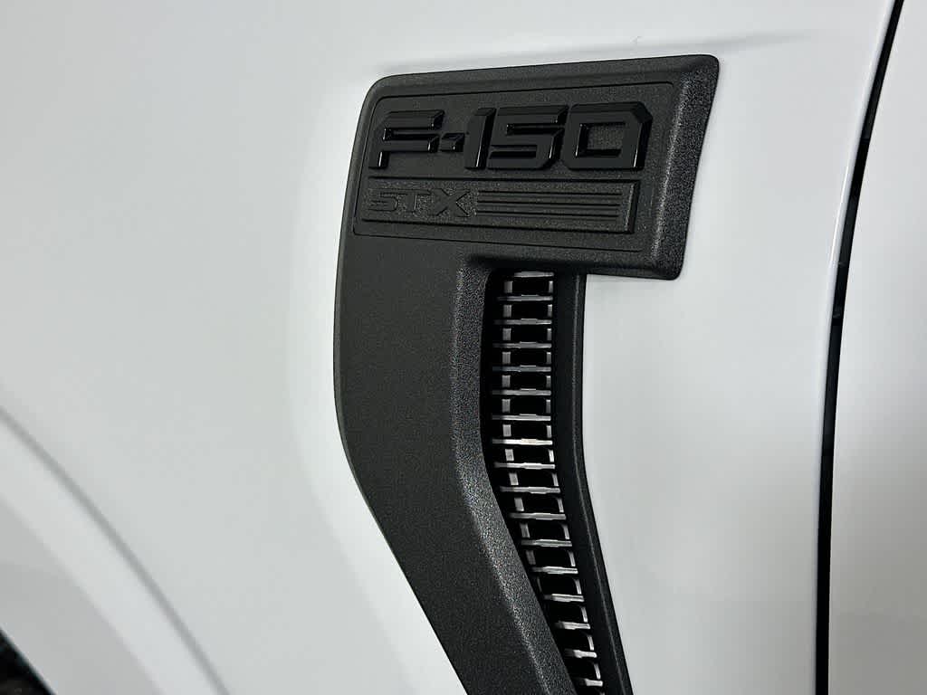 Ford F-150 STX 2026