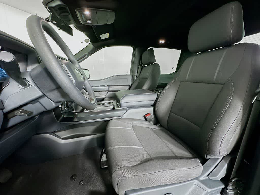 Ford F-150 STX 2026