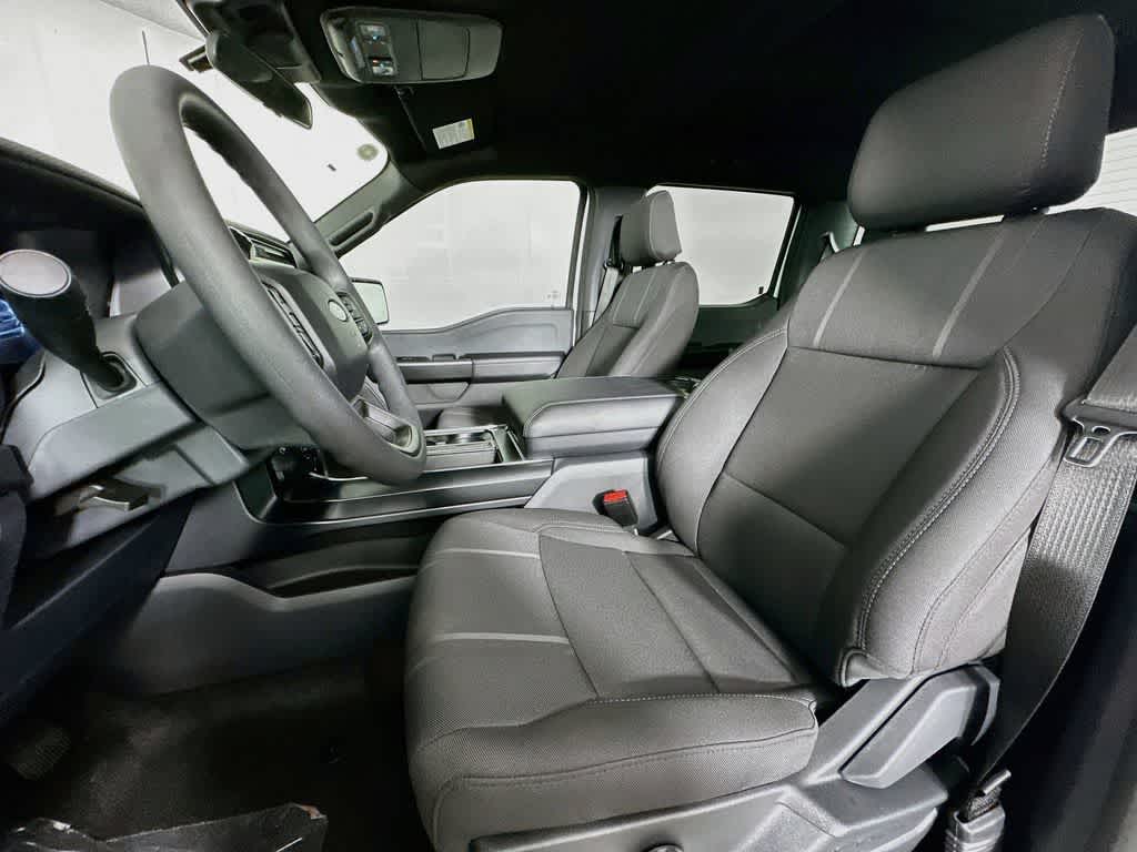 Ford F-150 STX 2026