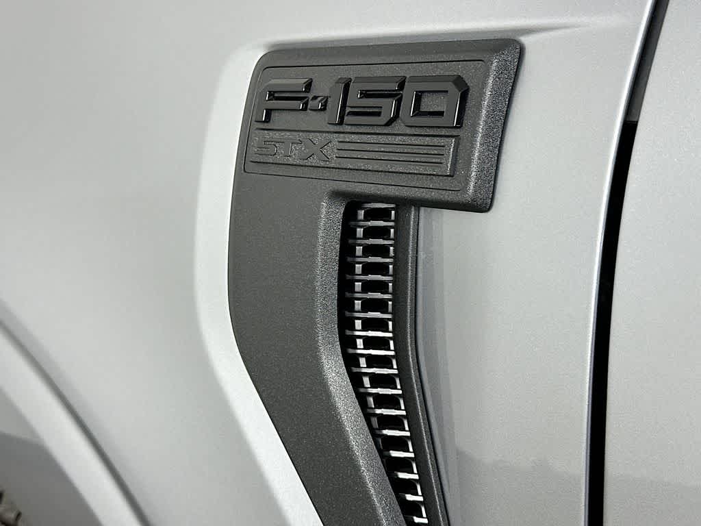 Ford F-150 STX 2026
