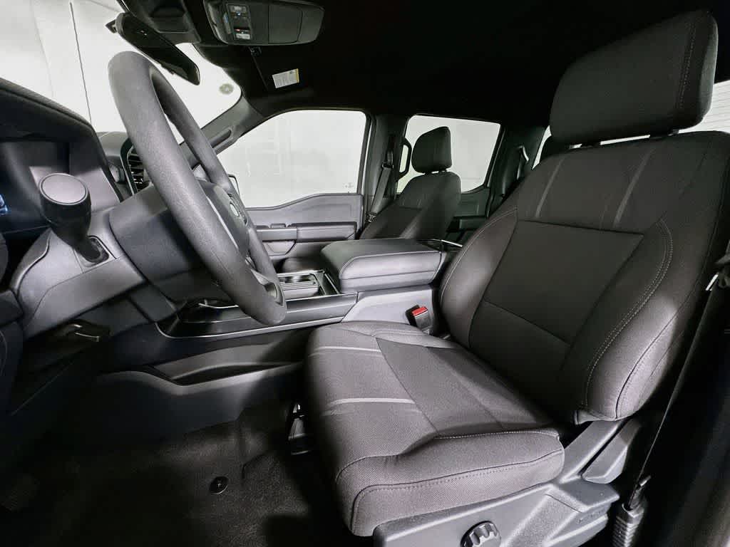 Ford F-150 STX 2026