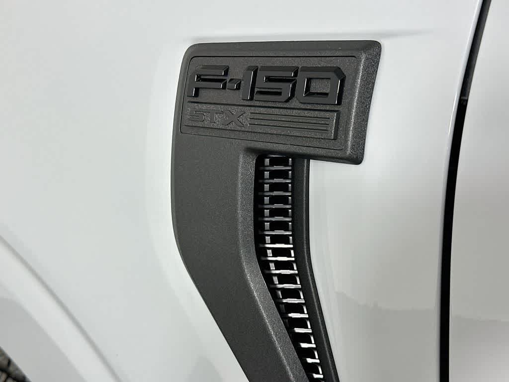 Ford F-150 STX 2026