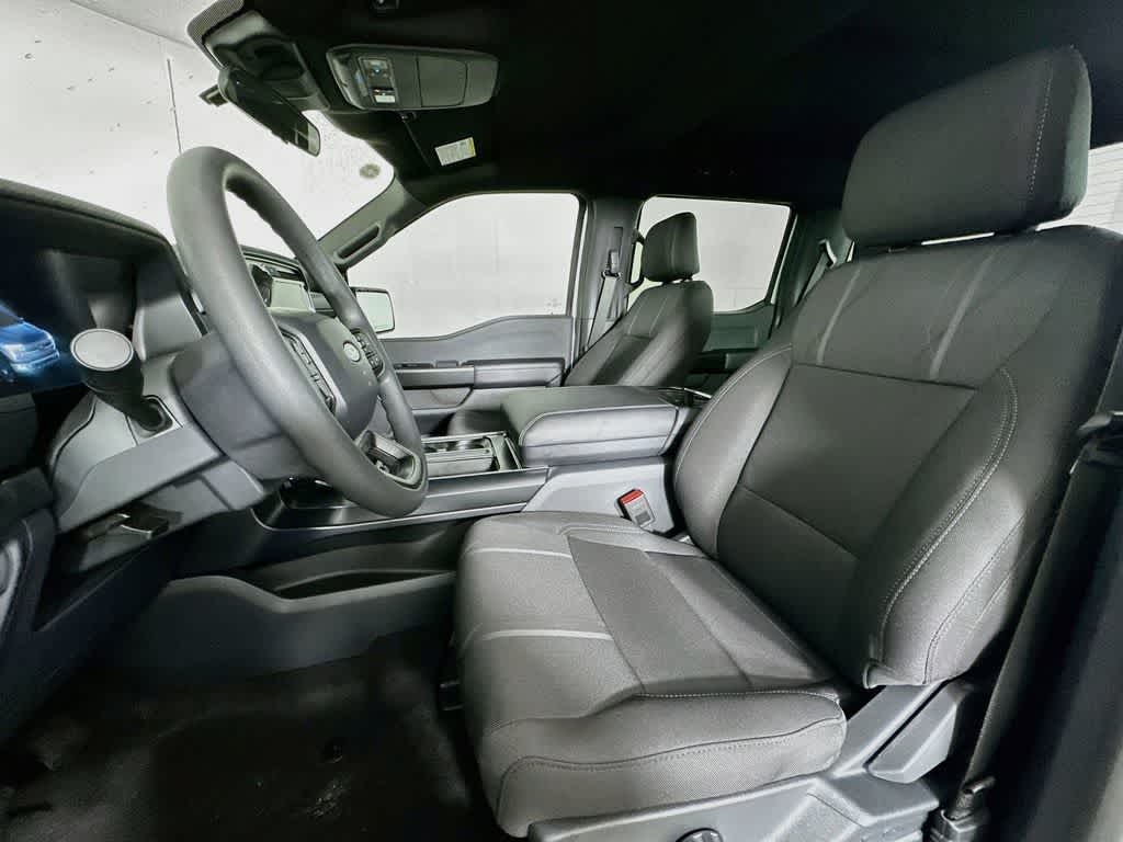 Ford F-150 STX 2026