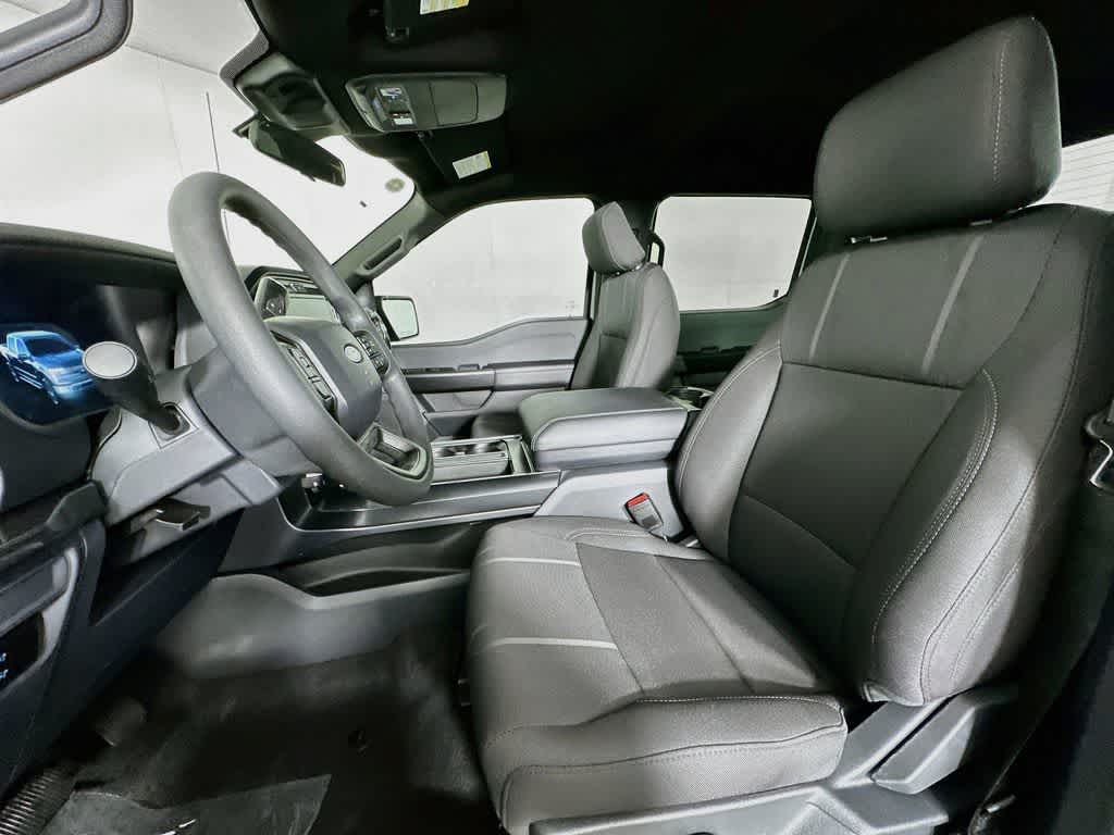 Ford F-150 STX 2026