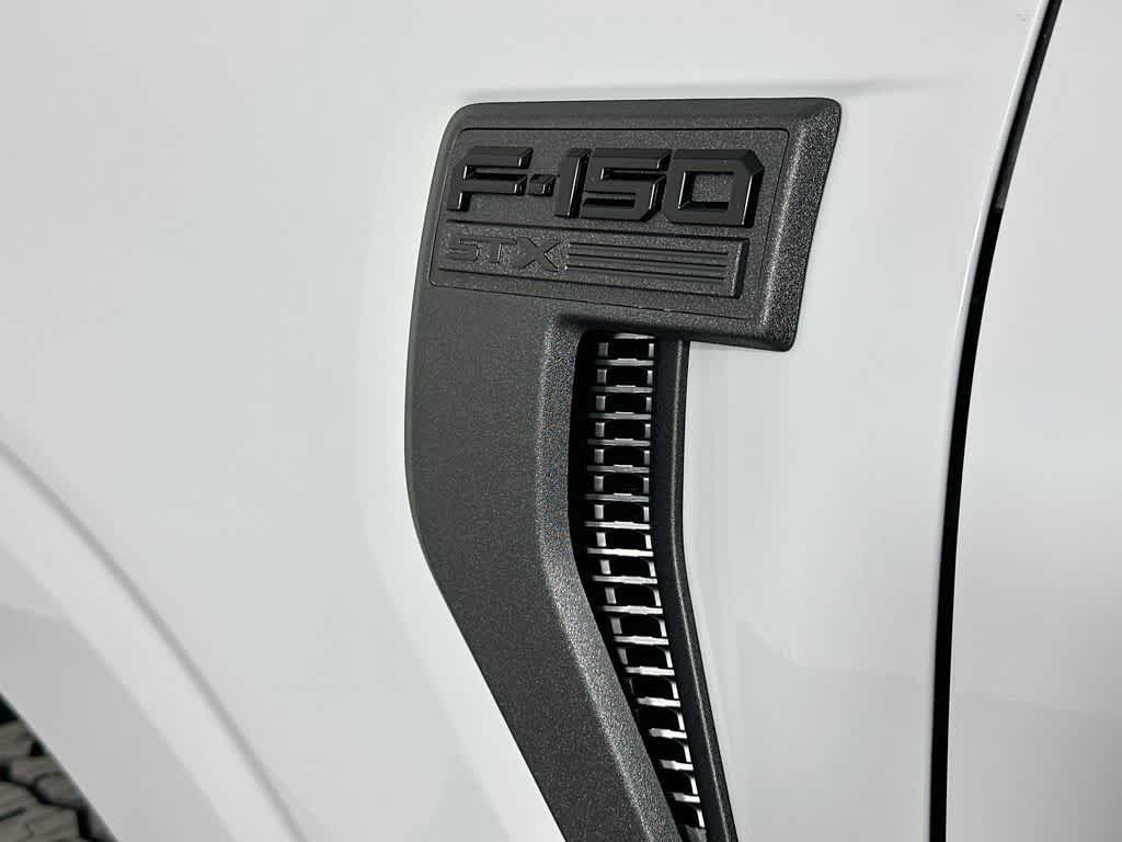 Ford F-150 STX 2026