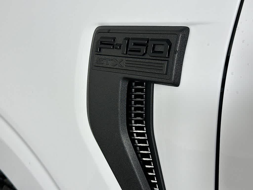 Ford F-150 STX 2026