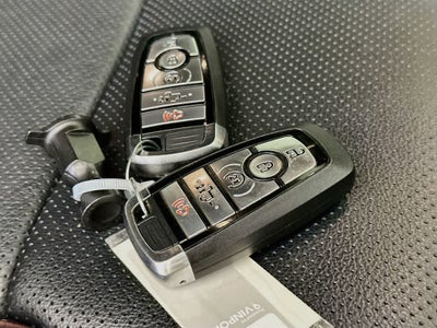 Ford F-150 LARIAT 2023
