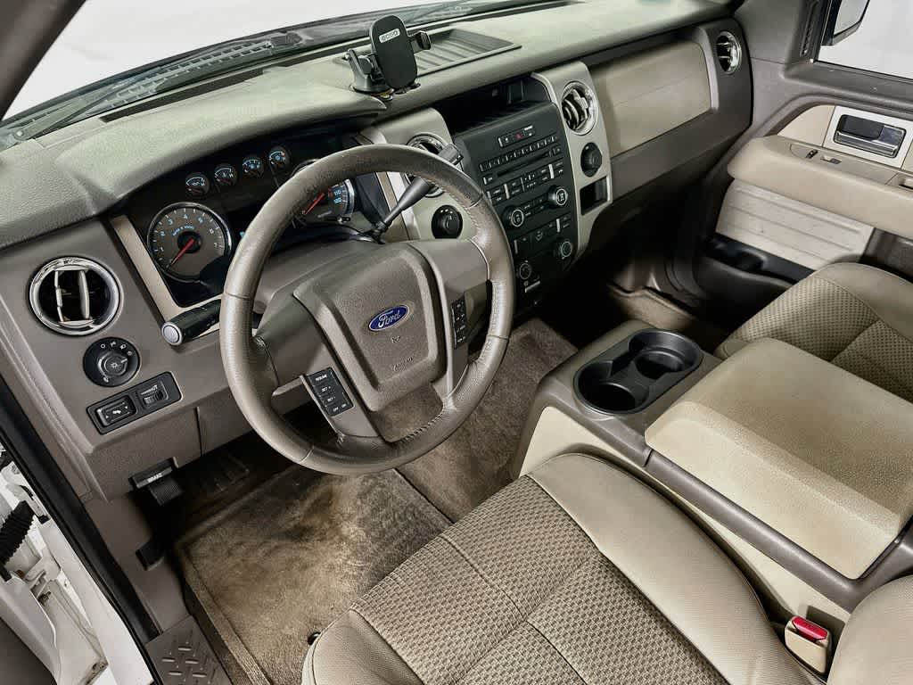 Ford F-150 Base 2010