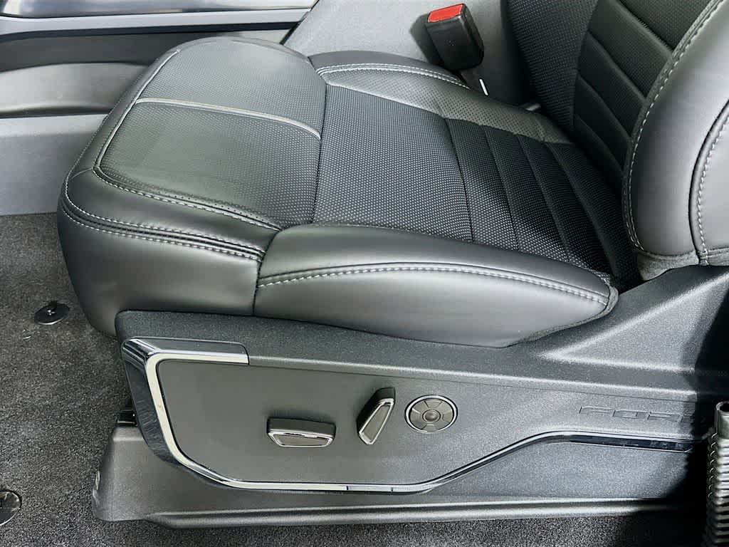 Ford F-150 Platinum 2026