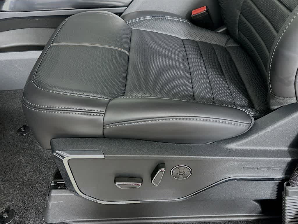 Ford F-150 Platinum 2026