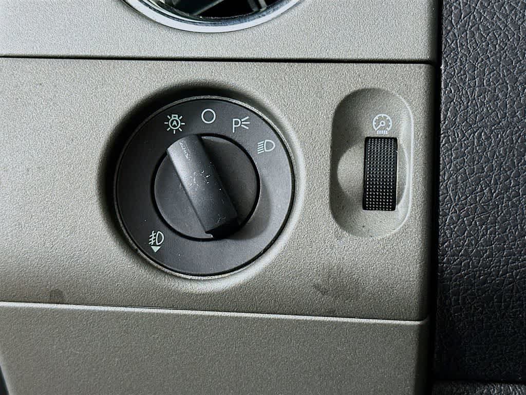 Ford F-150 Base 2006