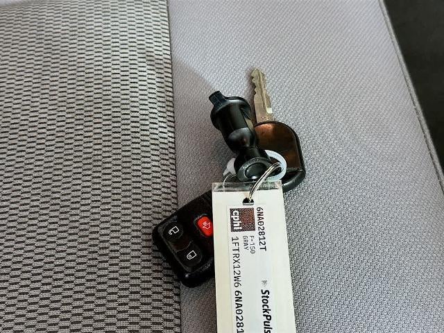 Ford F-150 Base 2006