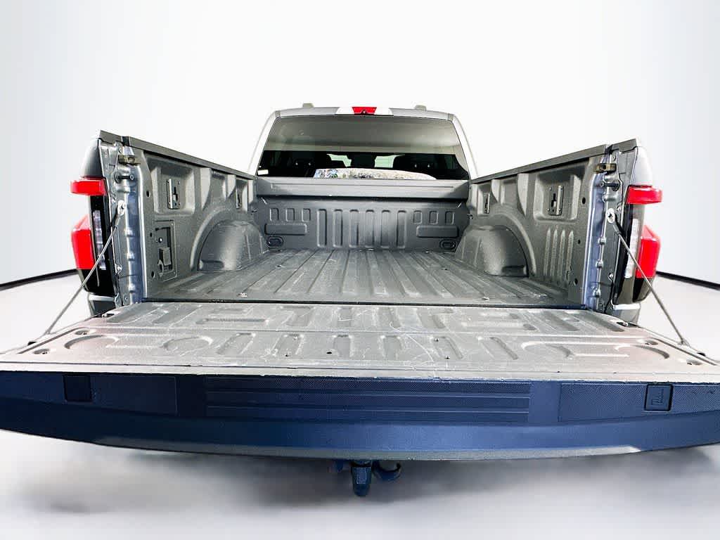 2023 Ford F-150 Lightning XLT