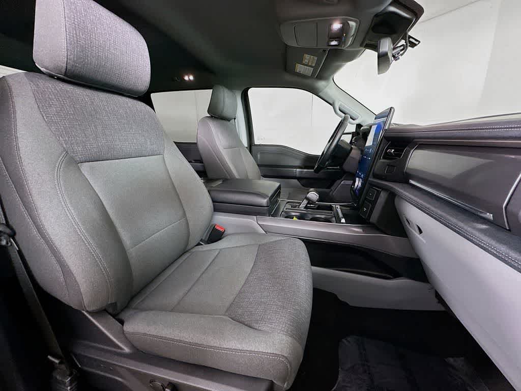 Ford F-150 Lightning Flash 2024