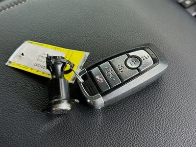 Ford F-150 Lightning Flash 2024