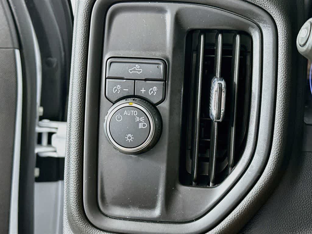 Chevrolet Silverado 1500 Custom 2023